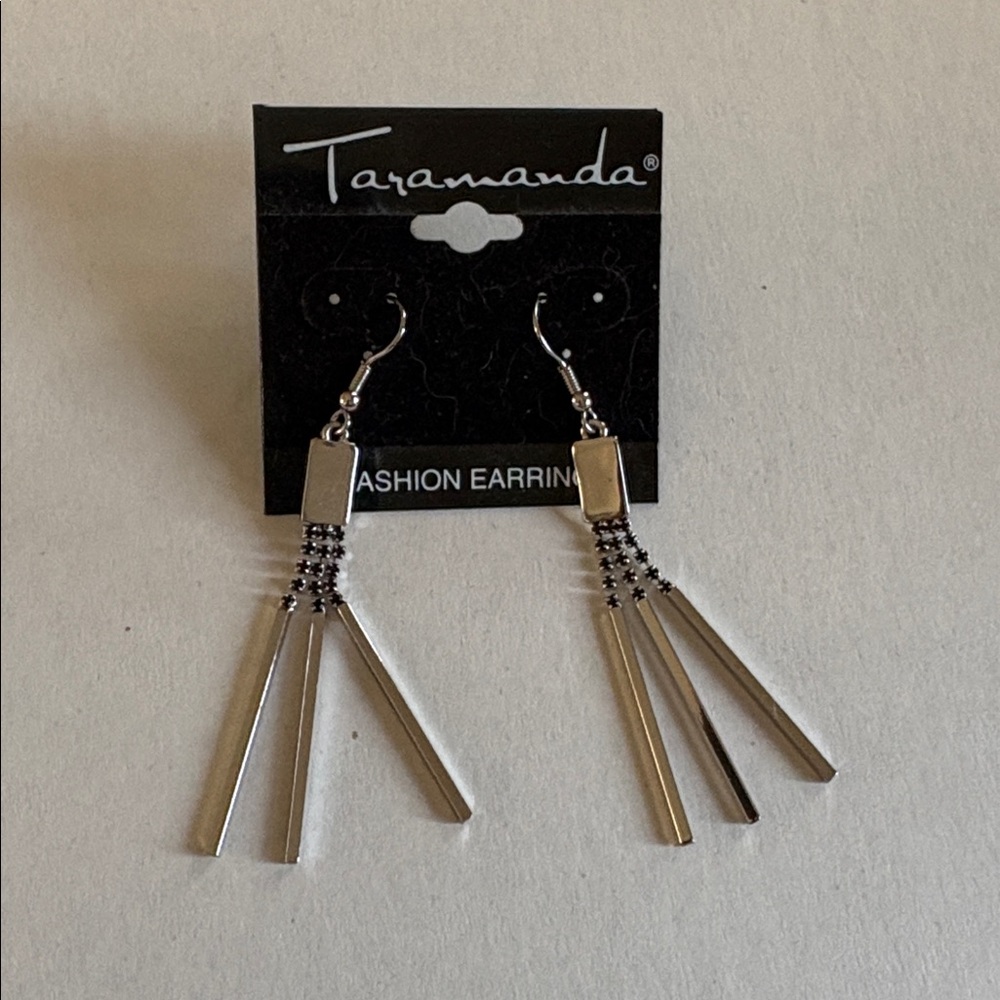 Taramanda Silver Dangle Earrings